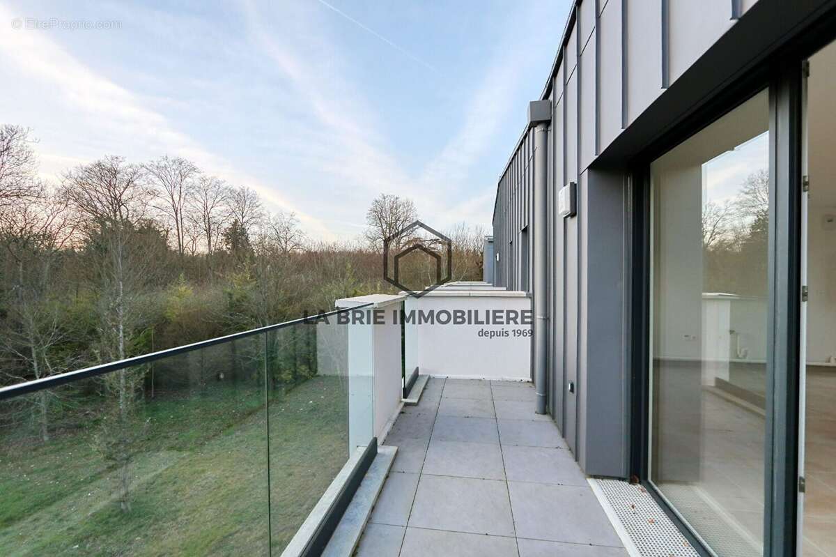 Appartement 77 m² à Rubelles  - photo 9
