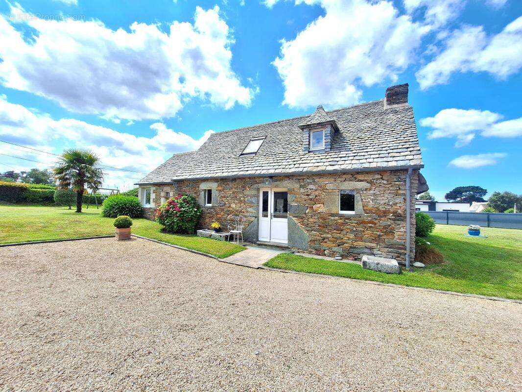 Maison à LOCQUIREC