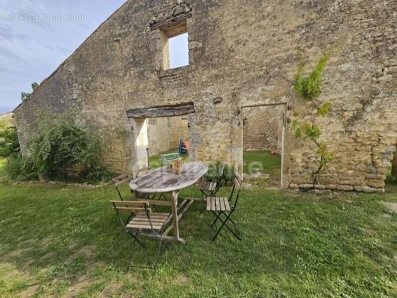 Maison à BERNAY-SAINT-MARTIN