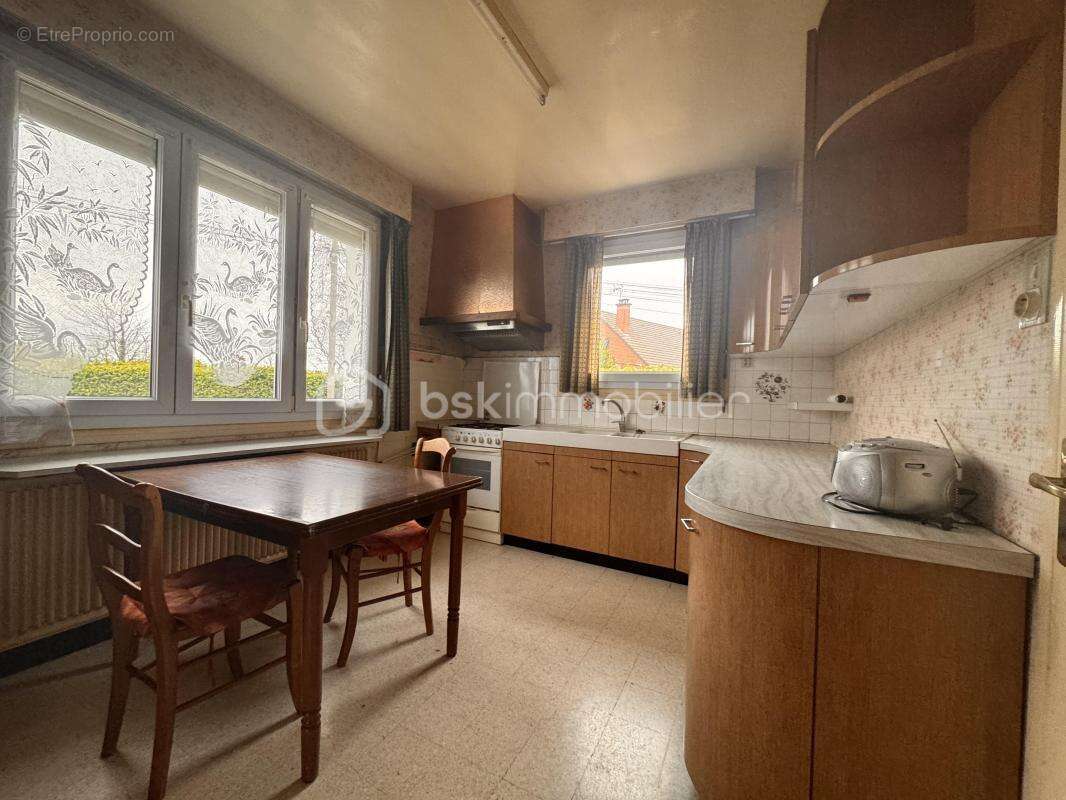 Maison de 125 m2 - 5 pièces - 3 chambres à Assevillers (80200) - photo 2