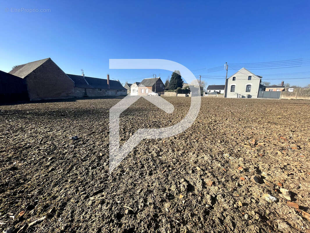 Terrain à LE CATEAU-CAMBRESIS