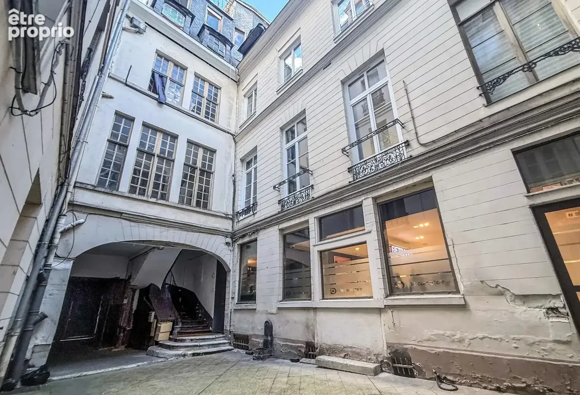 Rouen hyper-centre – T2 meublé de 36 m² – Rue piétonne – Investissement locatif - photo 4