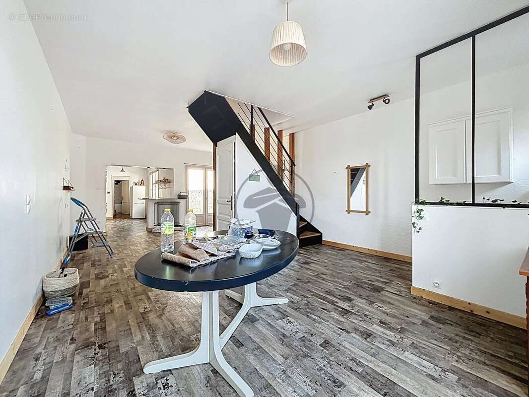 Maison à SAINT-QUENTIN