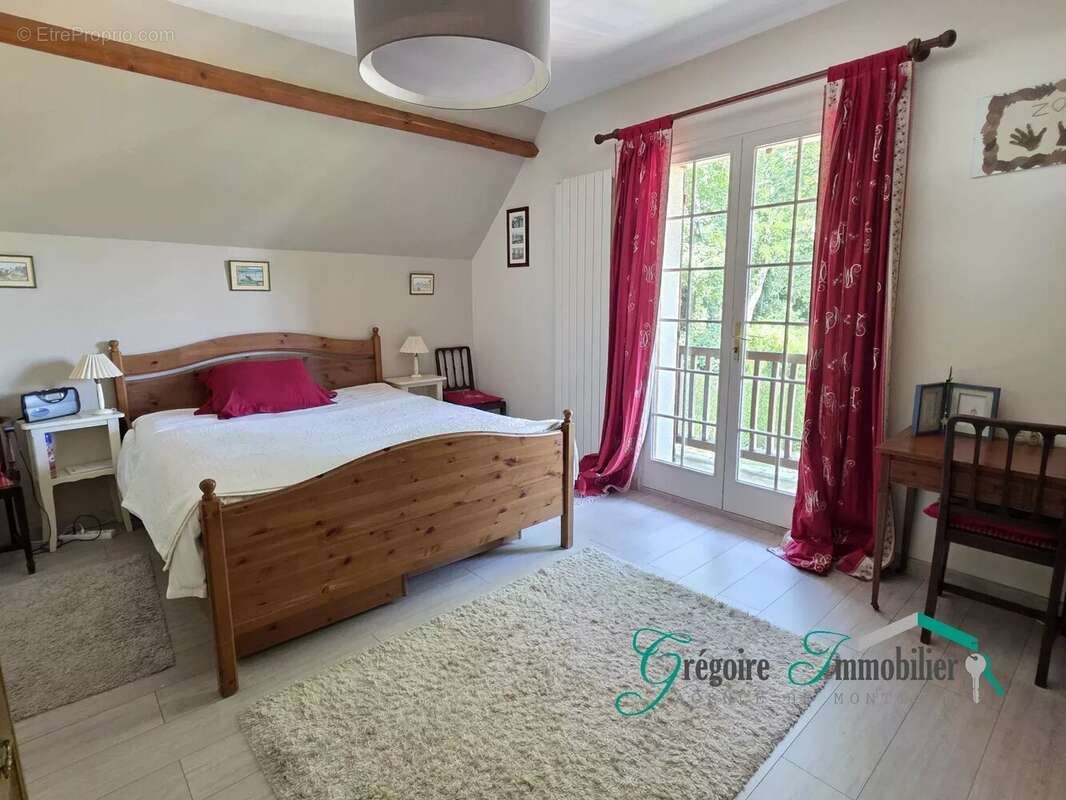 Maison à MONTCOURT-FROMONVILLE