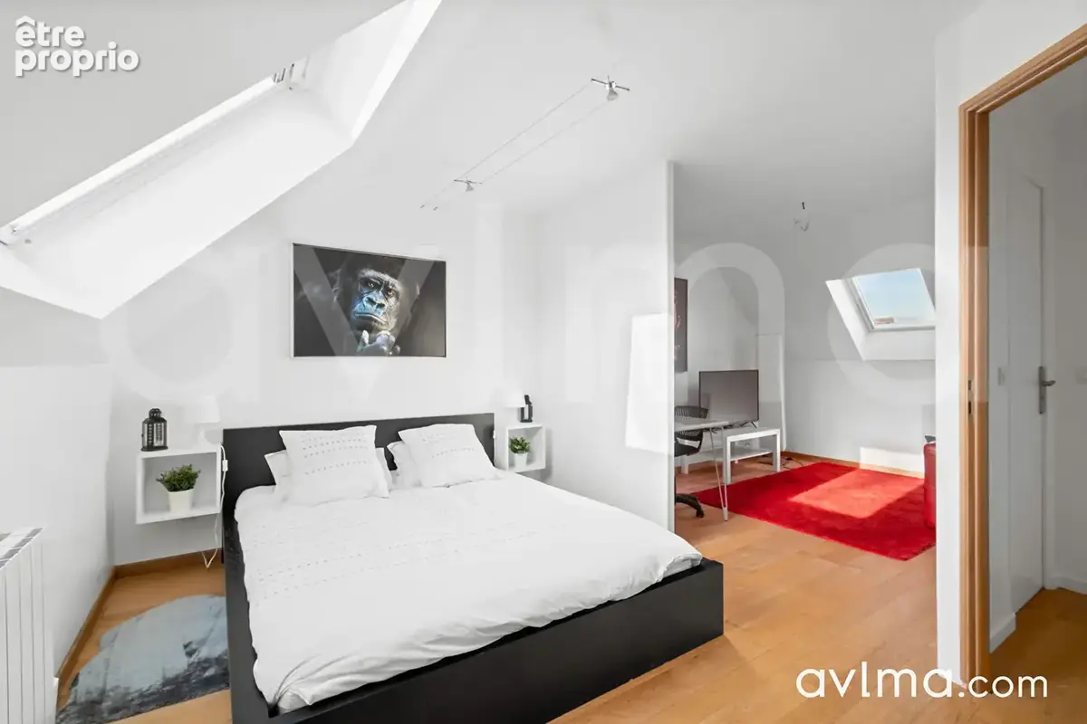 A deux pas de Feucherolles, dans un cadre exceptionnel - Maison familiale aux volumes généreux - photo 11