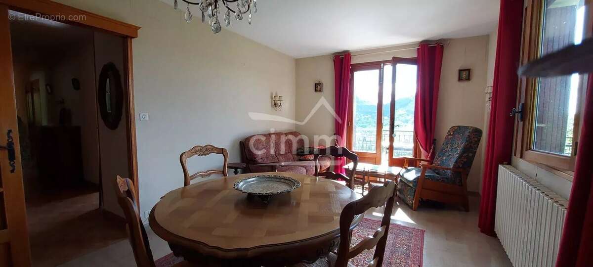 Maison traditionnelle avec terrain et garage - photo 7