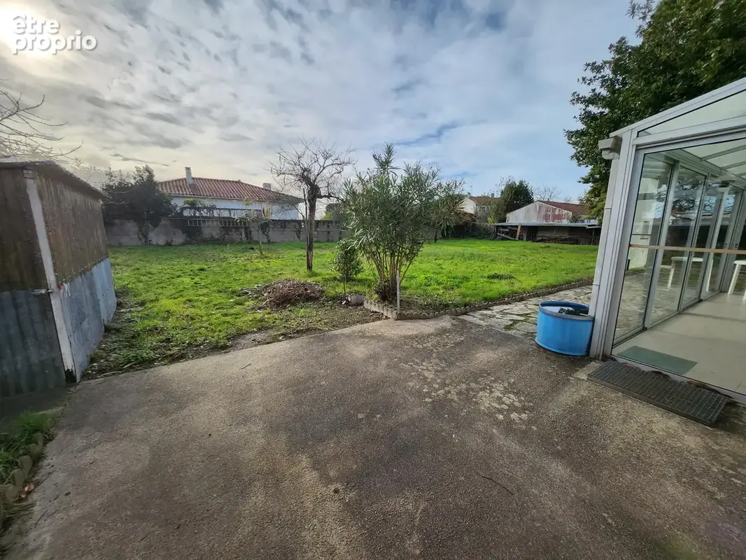1km du centre ville, + de 1300 m2 de terrain divisible pour cette maison de 100 m2 avec atelier - photo 13