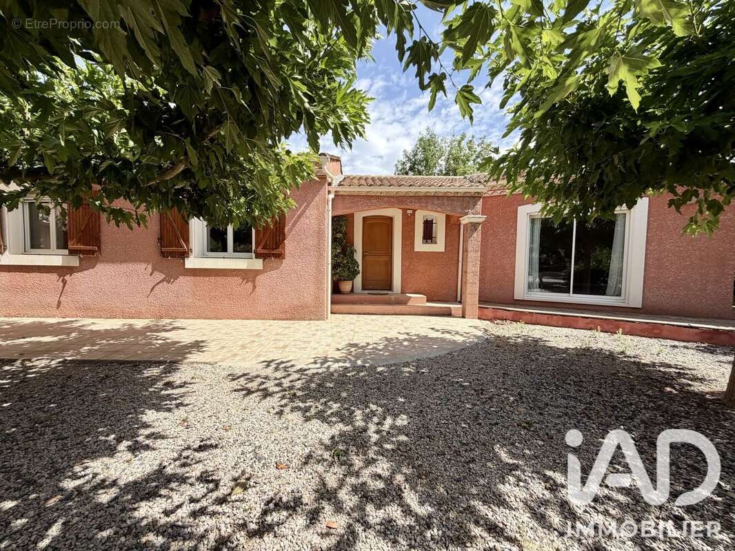 Maison 110 m² à Montblanc  - photo 4