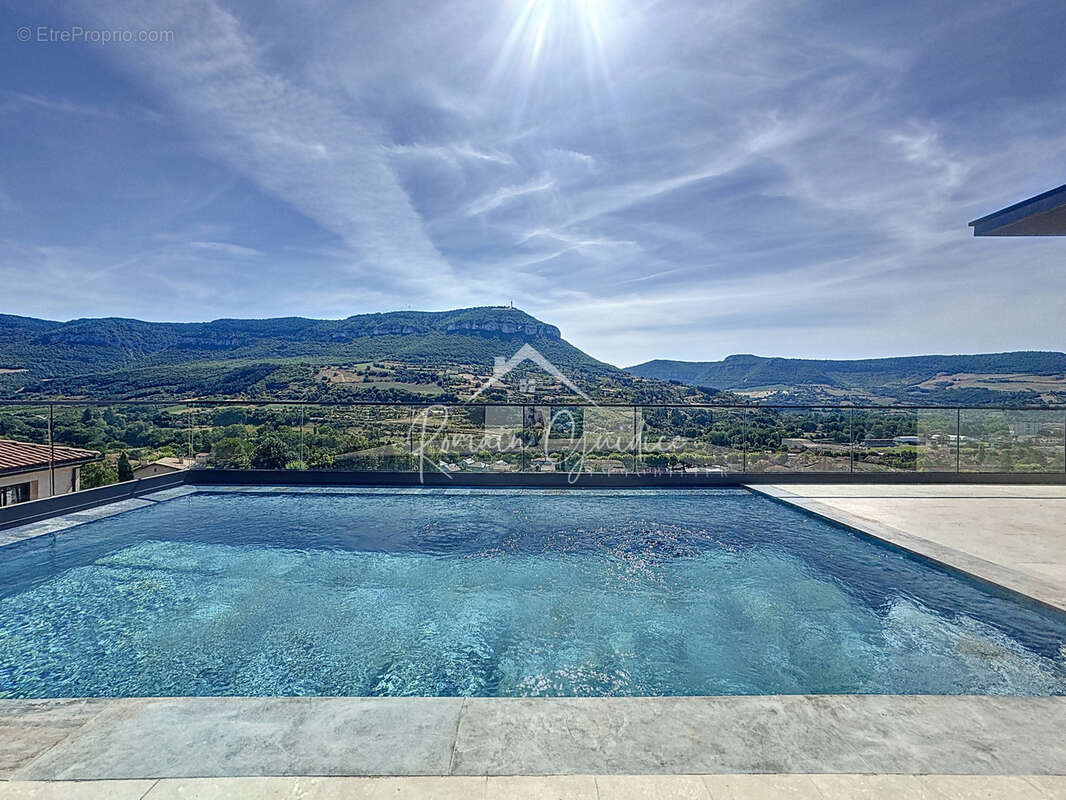 Villa de prestige neuve de 124 m2 - photo 2