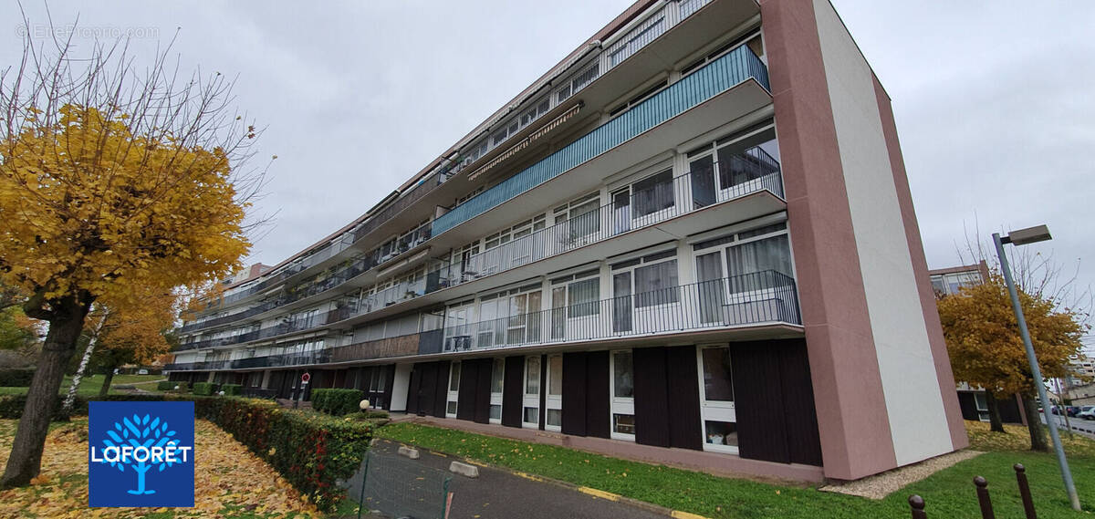 Appartement à HOUILLES