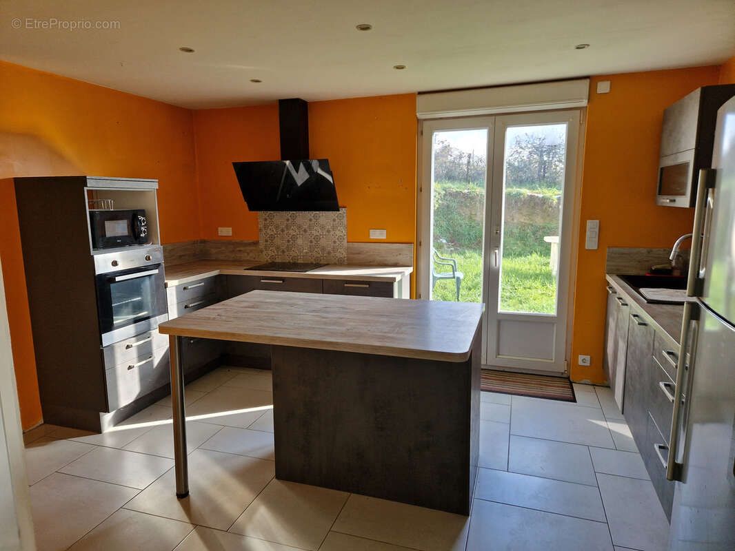 Maison à SAINT-LEGER-DU-BOIS