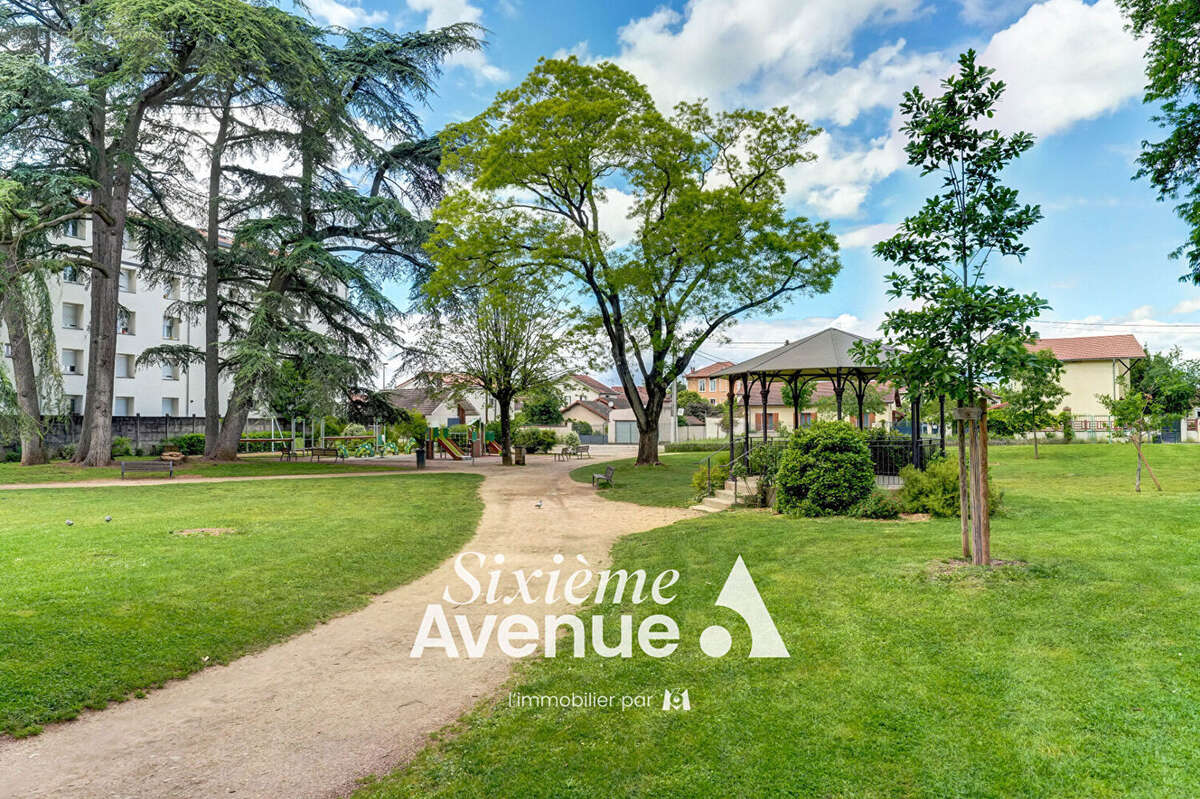 Appartement à DECINES-CHARPIEU