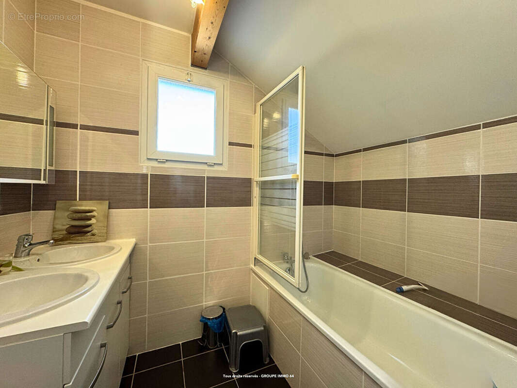 Maison à SERRES-CASTET