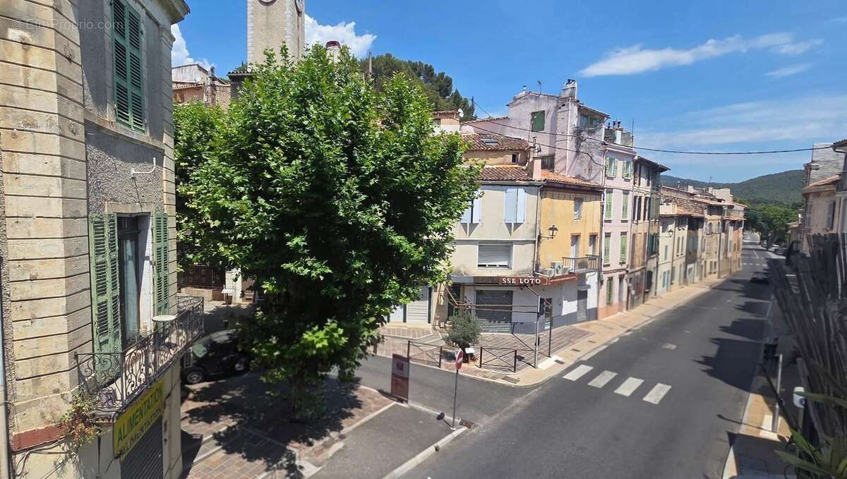 Appartement 48 m² à Cuges-Les-Pins  - photo 2