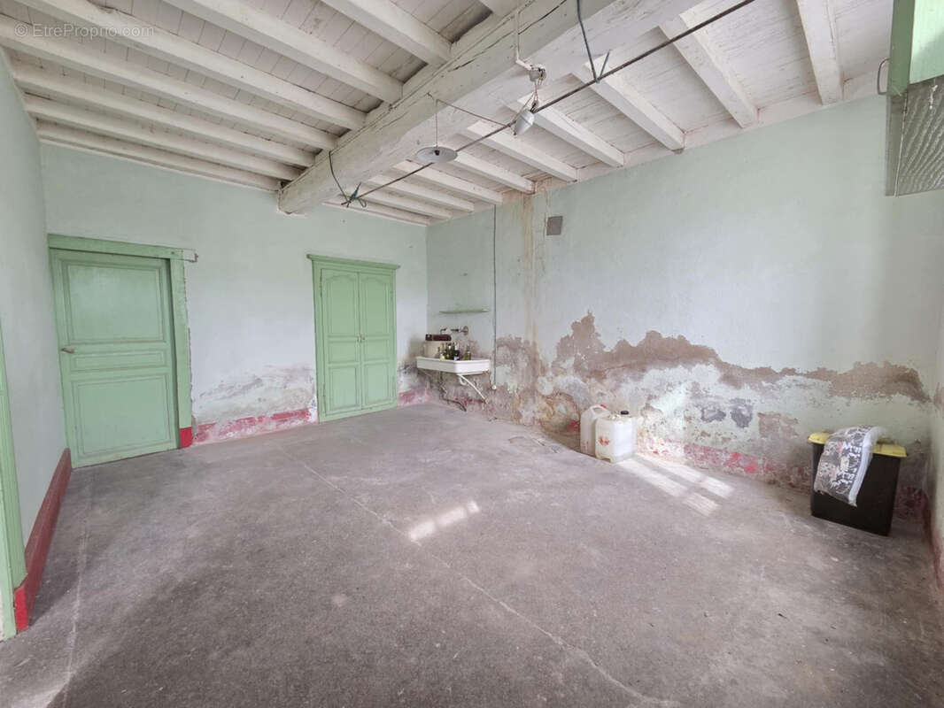 Maison en pierres avec dépendances et grand potentiel, au cœur d’un hameau paisible - photo 13