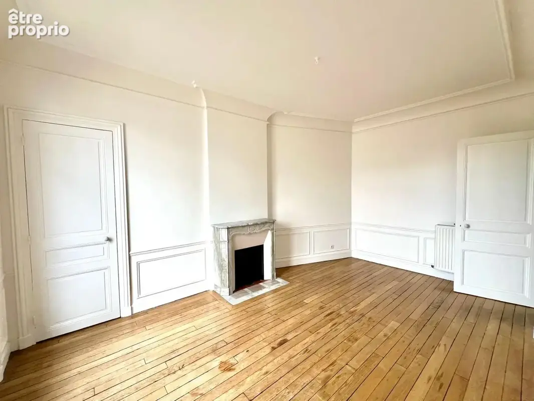 Appartement à LES LILAS