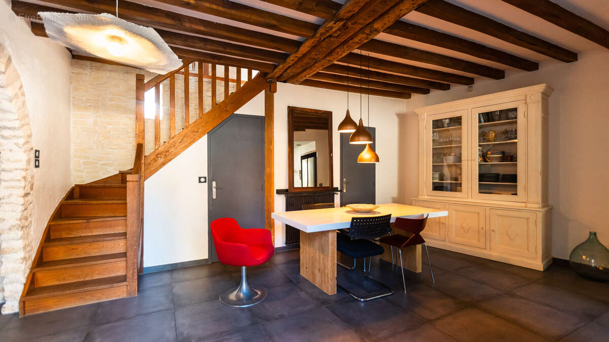 Maison à THIVERVAL-GRIGNON
