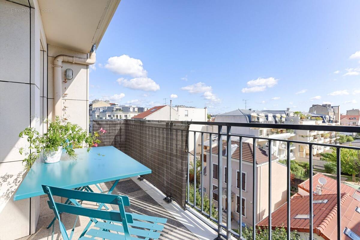 Appartement à LA GARENNE-COLOMBES