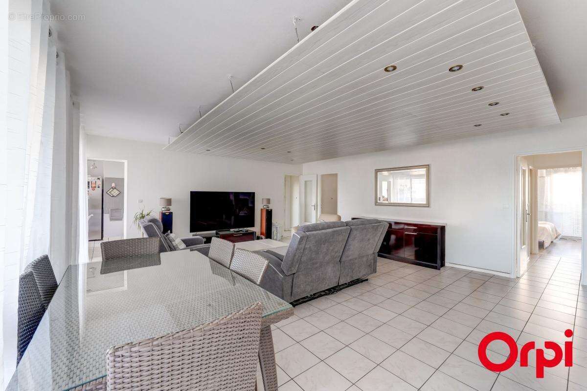 Appartement à RILLIEUX-LA-PAPE