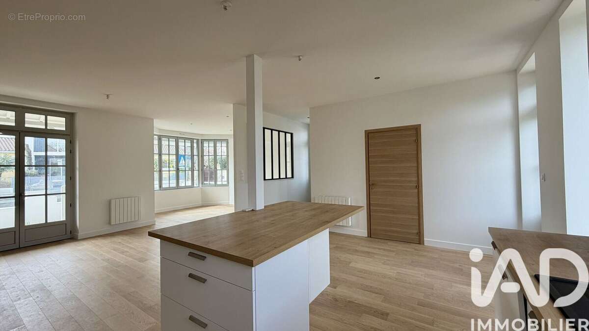 Maison 107 m² à La Rochelle  - photo 4