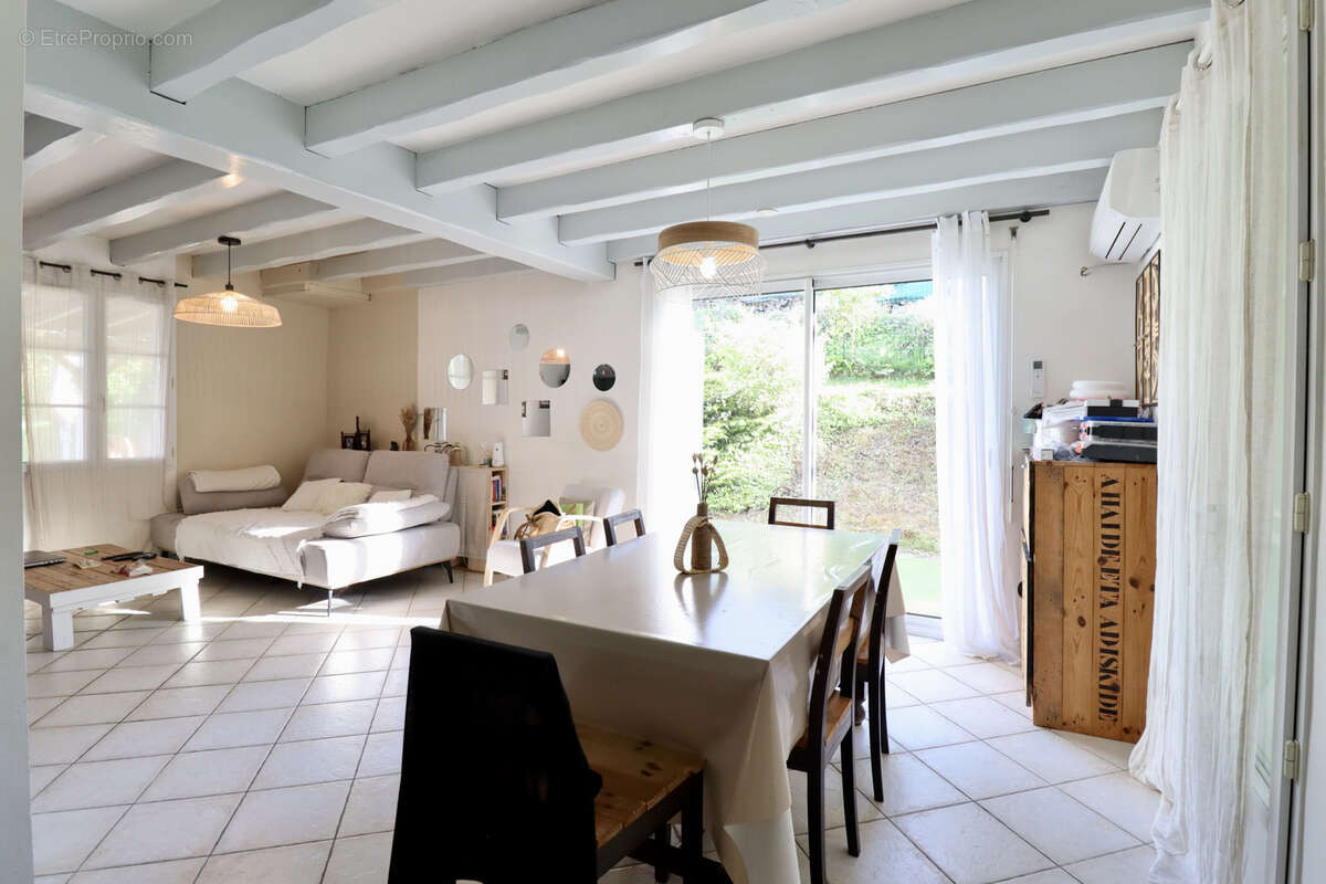 Maison à MOUGUERRE