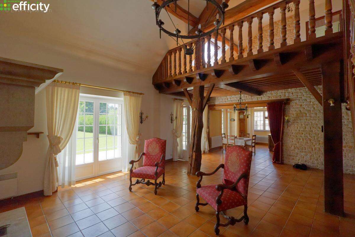 Maison à PERRANCEY-LES-VIEUX-MOULINS