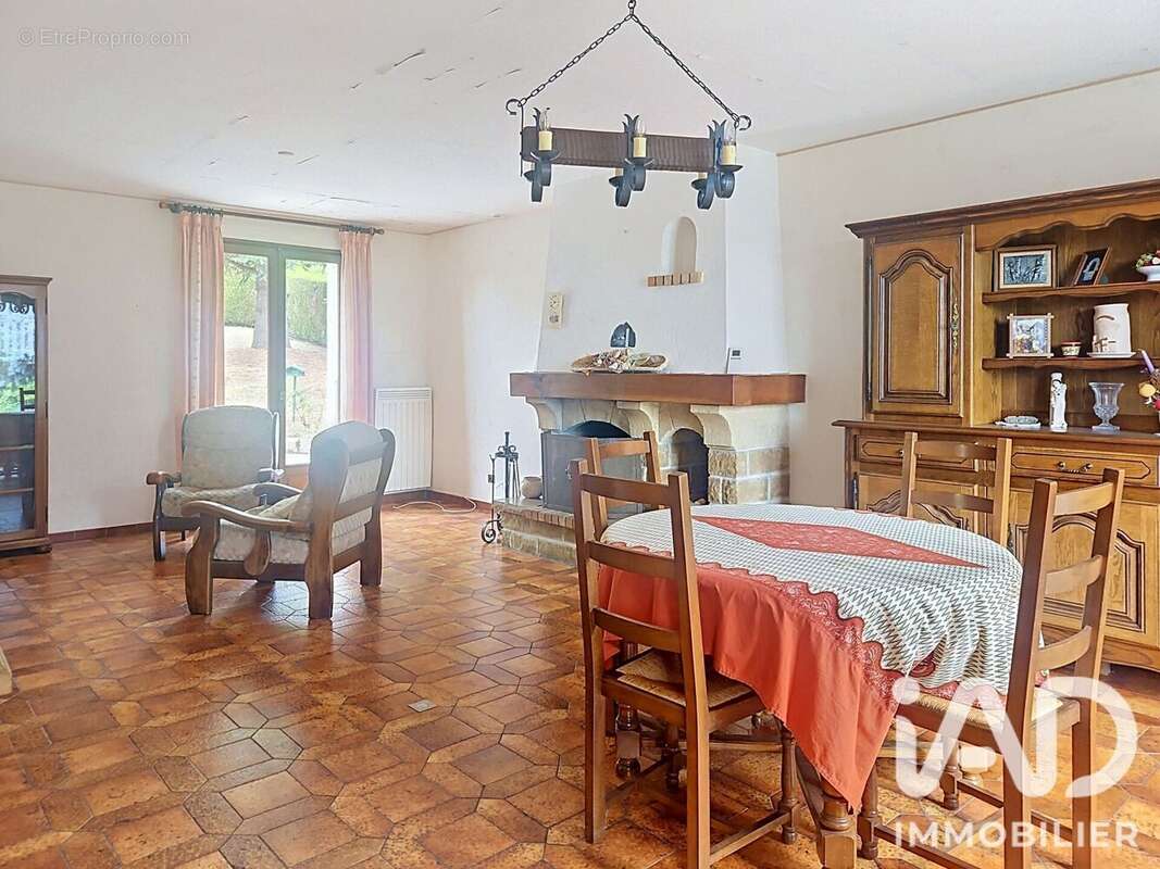 Maison 164 m² à Saint-Julien-Du-Sault  - photo 8