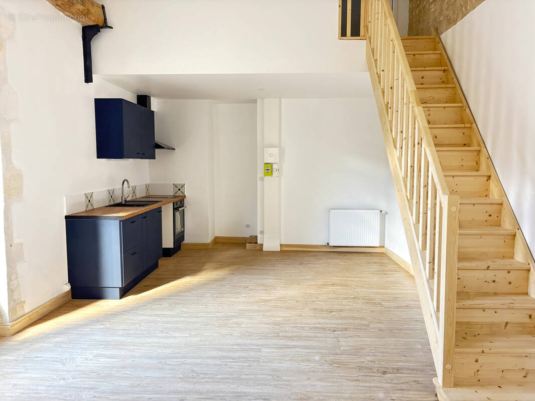 Appartement à BARBEZIEUX-SAINT-HILAIRE