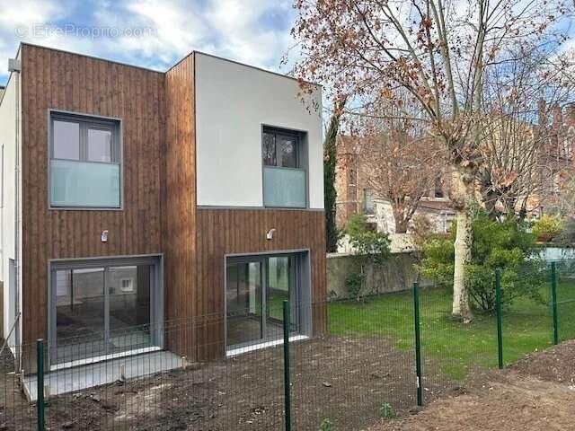 Maison à ASNIERES-SUR-SEINE