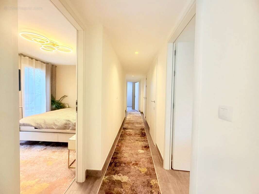 Appartement à EZE