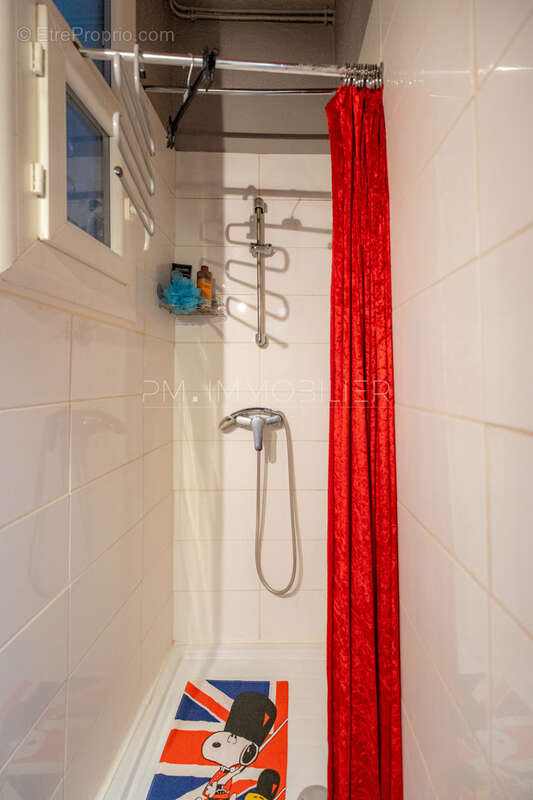 Appartement à MARSEILLE-5E