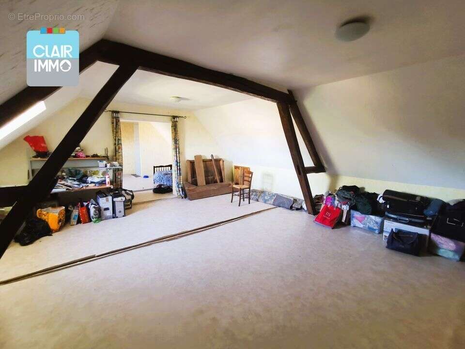 À La Chapelle-Saint-Sauveur - Longère de 287 m² avec - Maison à LA CHAPELLE-SAINT-SAUVEUR