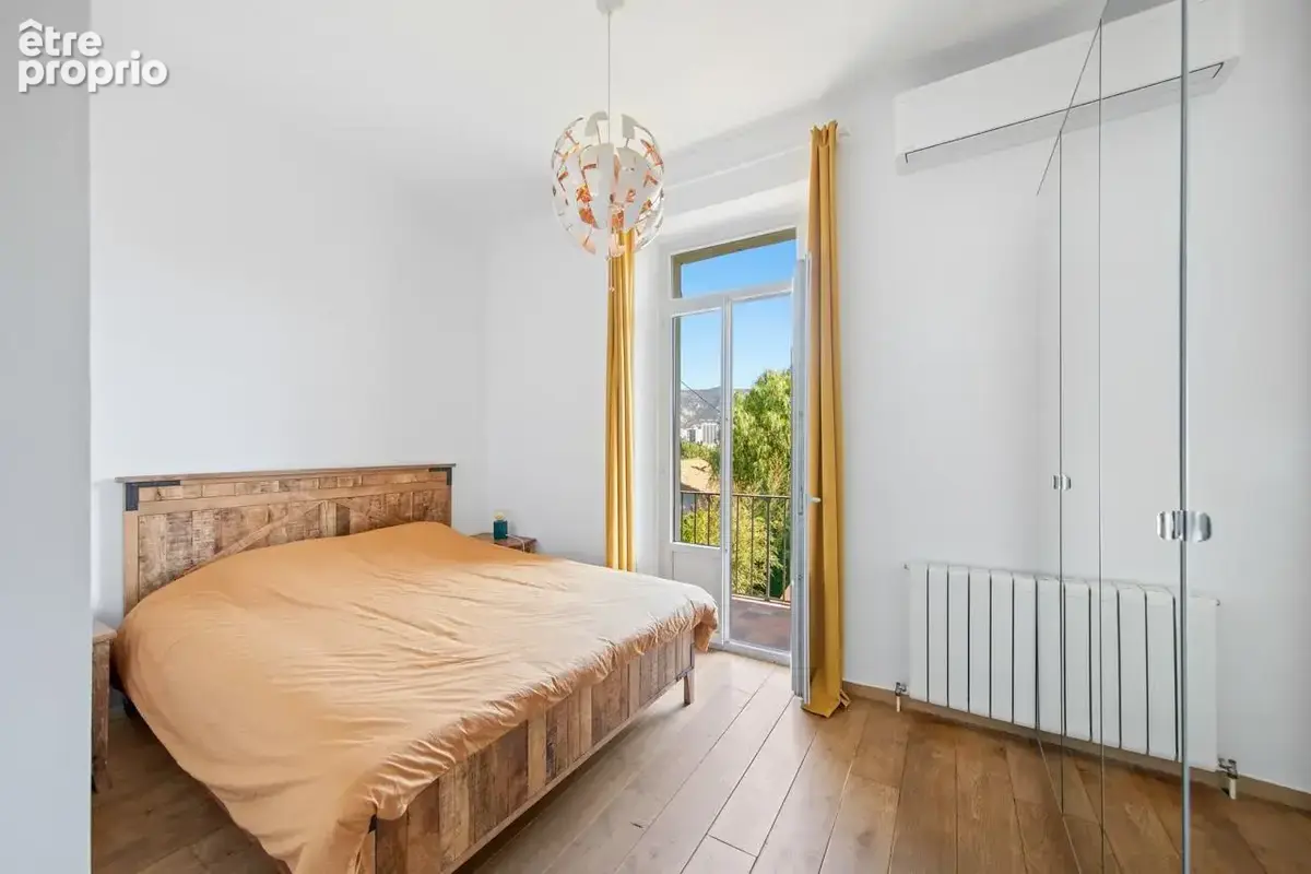 Toulon Est, Quartier Lamalgue : Unique ensemble d'appartements réunis   4 chambres, Jardin & Grand garage - photo 11