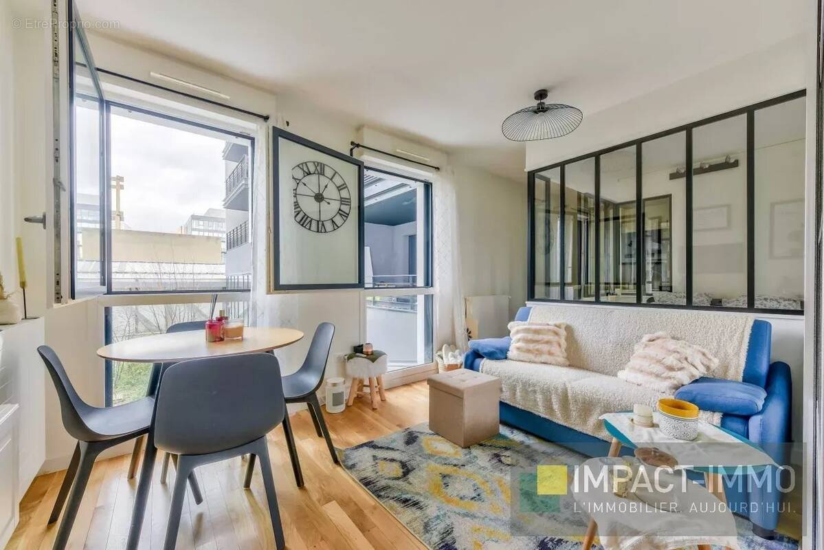 Appartement à COURBEVOIE