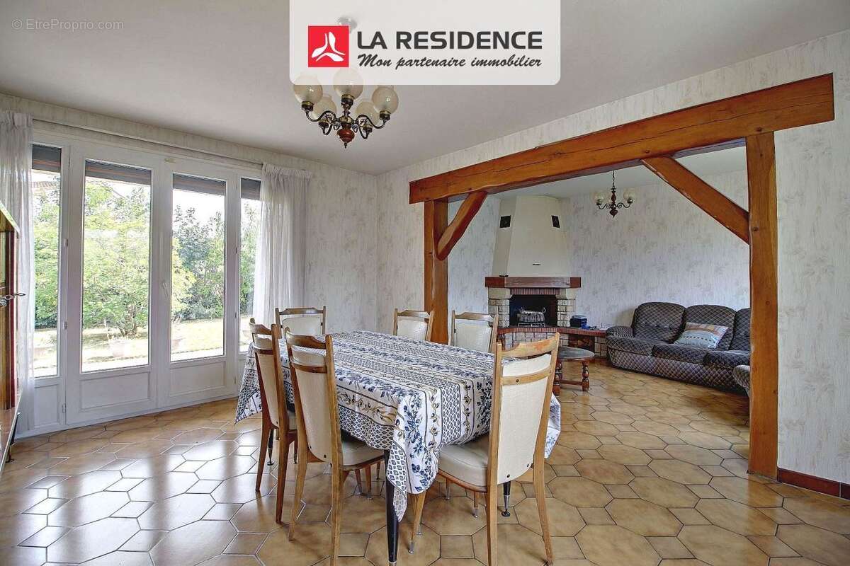 Maison à SAINT-ETIENNE-DU-ROUVRAY