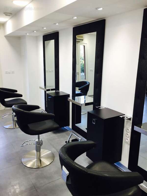 Photo 3 - Commerce à GATTIERES