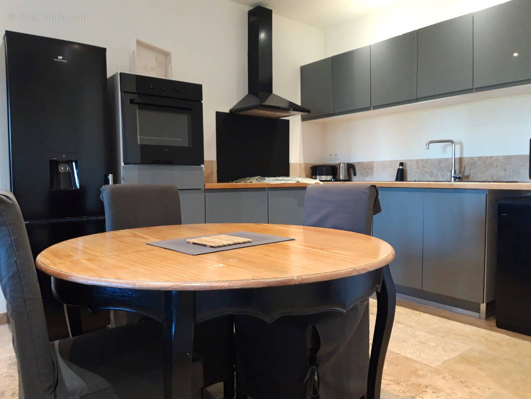 Appartement à SAINT-PIERRE-DE-MEZOARGUES