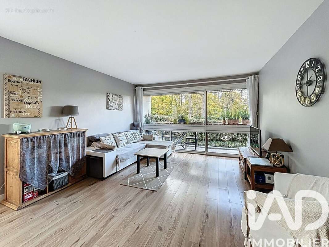 Photo 2 - Appartement à LA CELLE-SAINT-CLOUD