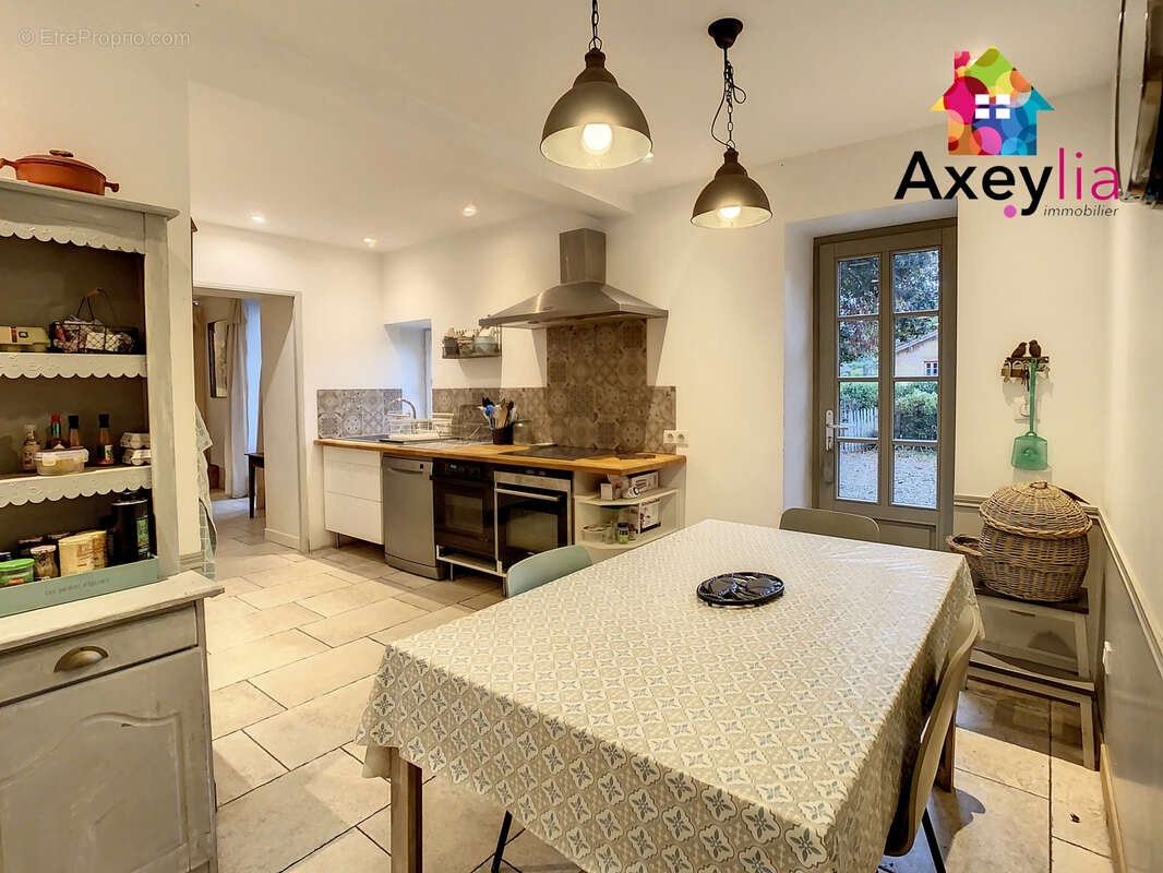 Maison à SAINT-HAON-LE-CHATEL