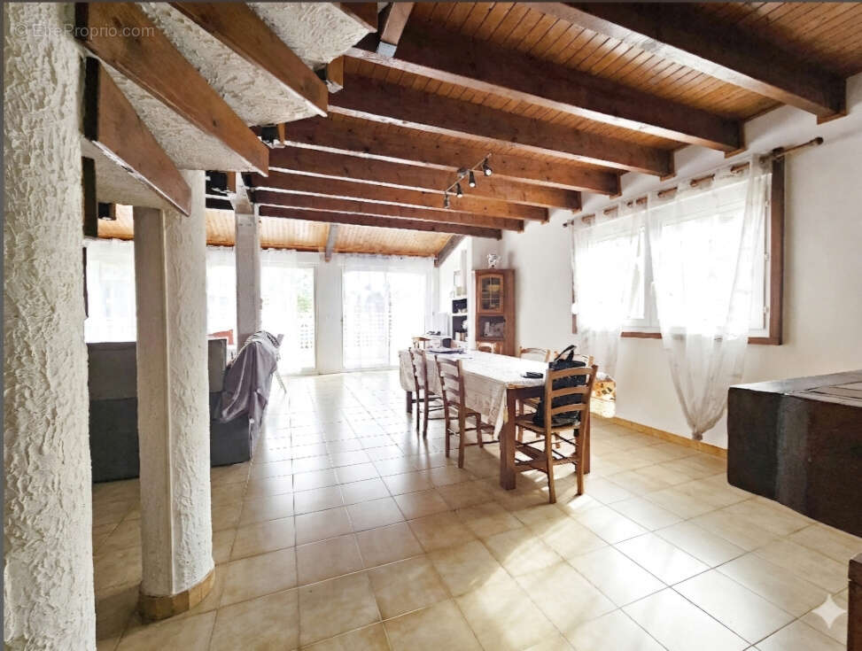 Maison à FLEURY