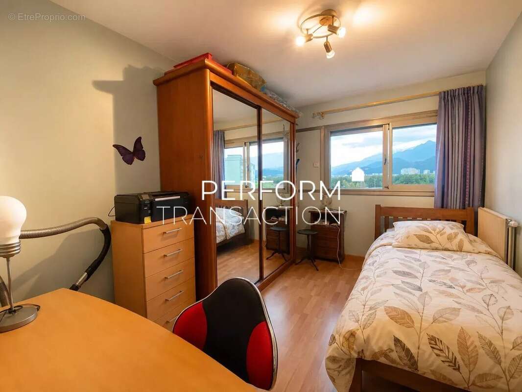 ÉCHIROLLES – T4 de 101 m² avec garage, balcon et vue panoramique sur les montagnes - photo 5
