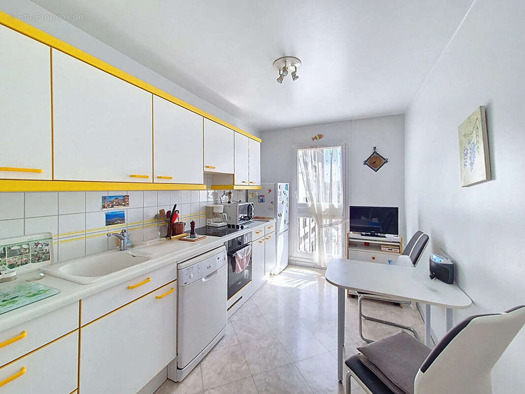 Appartement à L'HAY-LES-ROSES