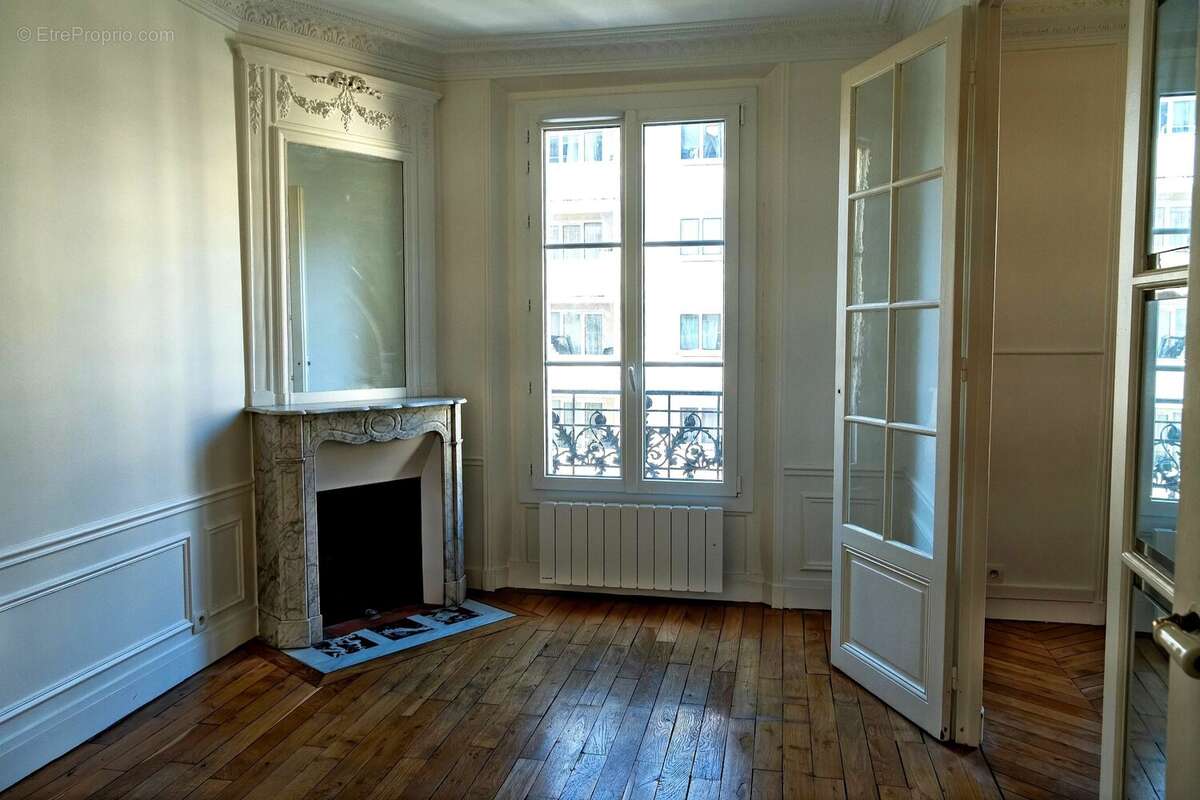 Appartement à PARIS-15E