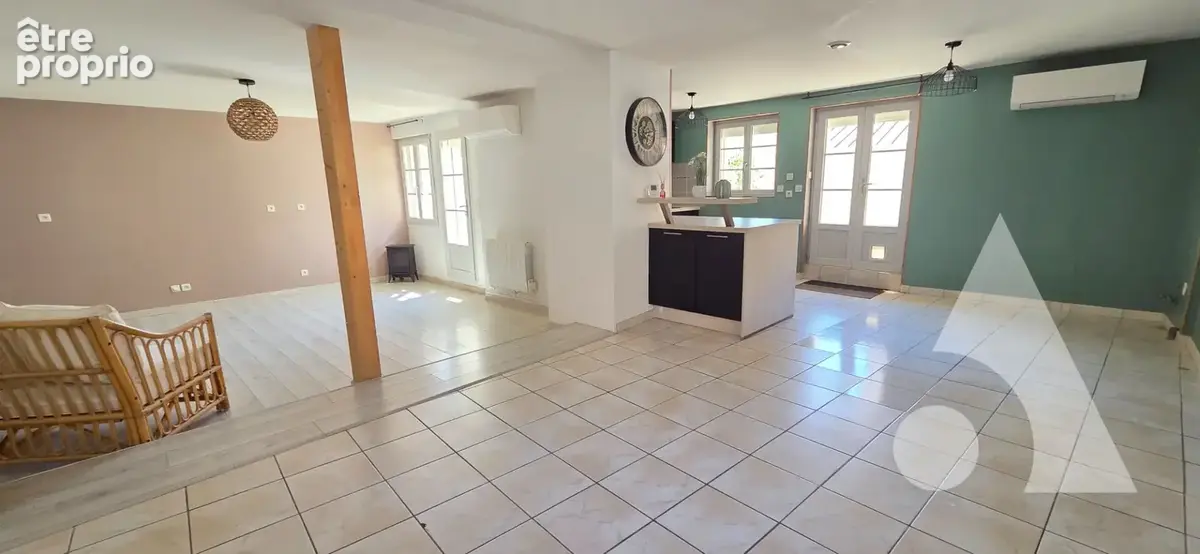Maison de ville + extérieur au centre de CHAUSSIN - photo 2