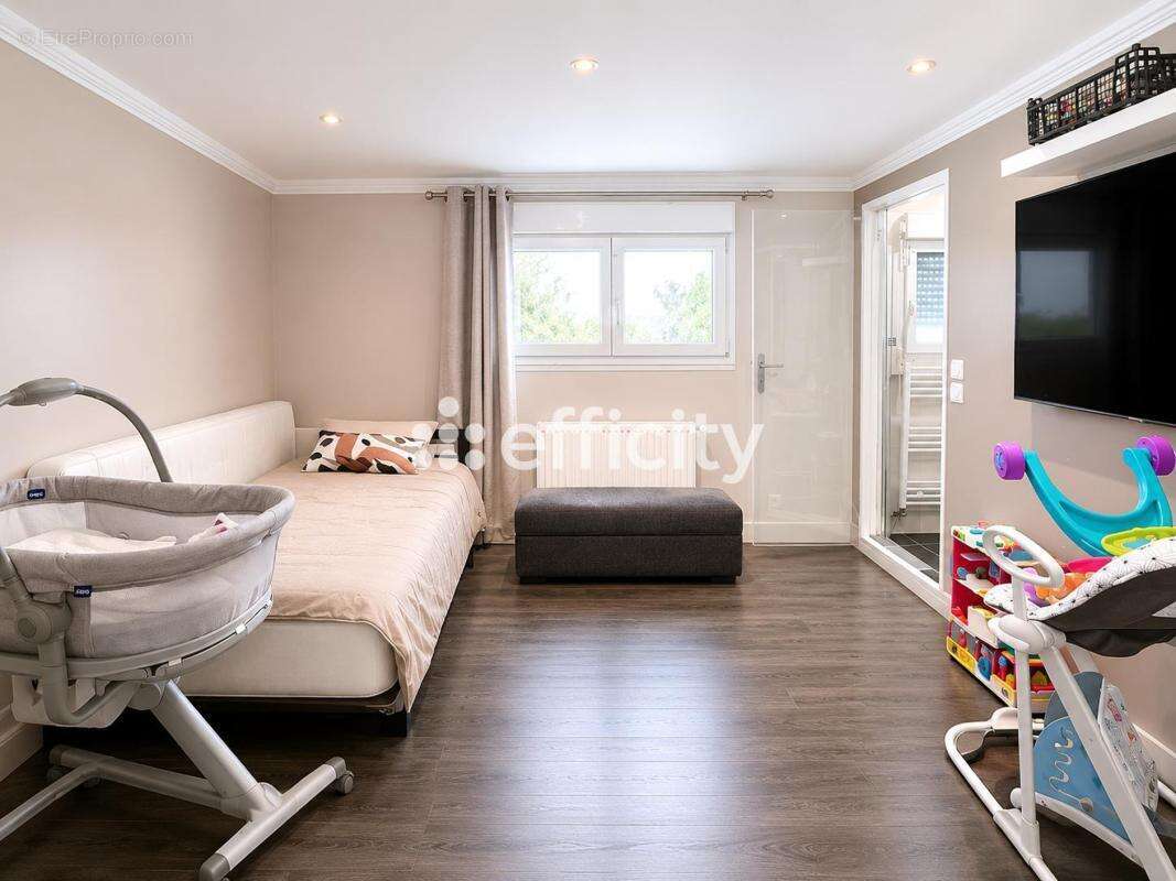 Maison 180 m² à Montgeron  - photo 28