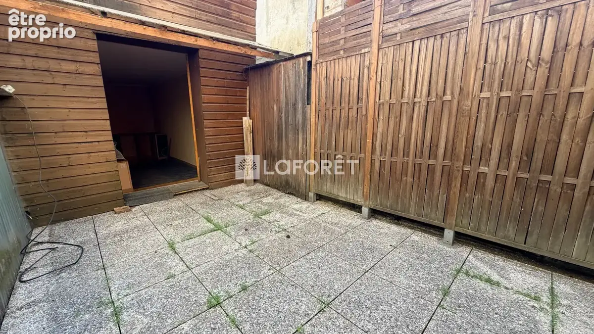 Maison de ville à SAINTE-MENEHOULD - 136 m² - 2 chambres - photo 7