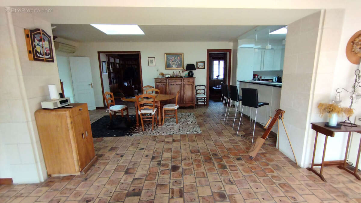 Maison à YZEURES-SUR-CREUSE