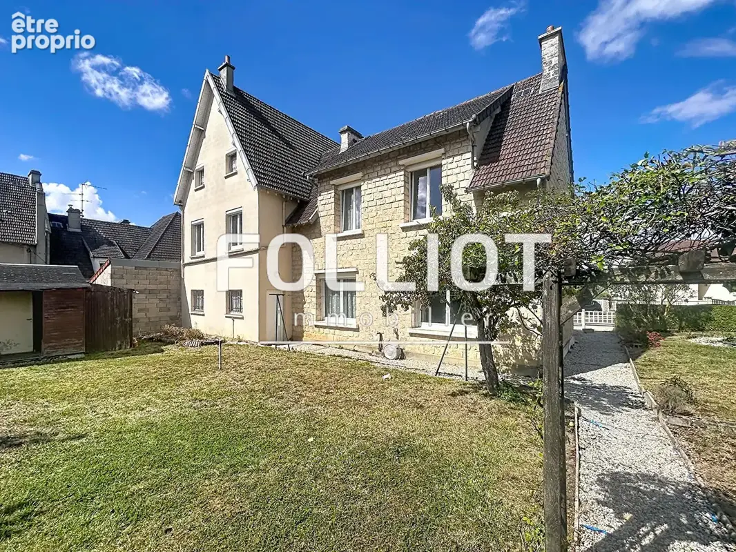 A VENDRE - Maison Saint Martin De Fontenay 8 pièce(s) 162.71 m2 - photo 1