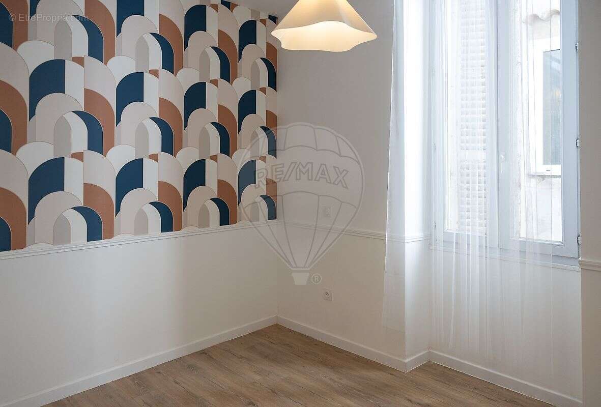 Appartement à MARSEILLE-4E