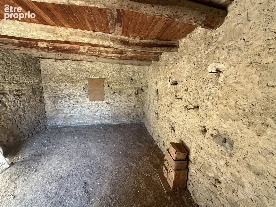 243m2 à rénover-terrain 735m2 - photo 3